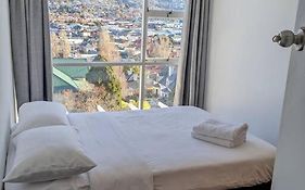 Bayley 2 - Walk To City From 2 Bedroom Apartment With City And Mountain Views